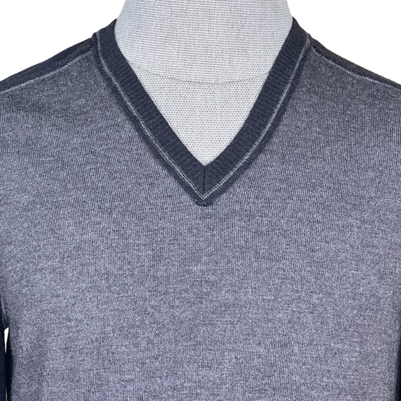 Men’s Banana Republic Extra Fine Merino Wool V-Neck Sweater Size Large - Picture 2 of 10